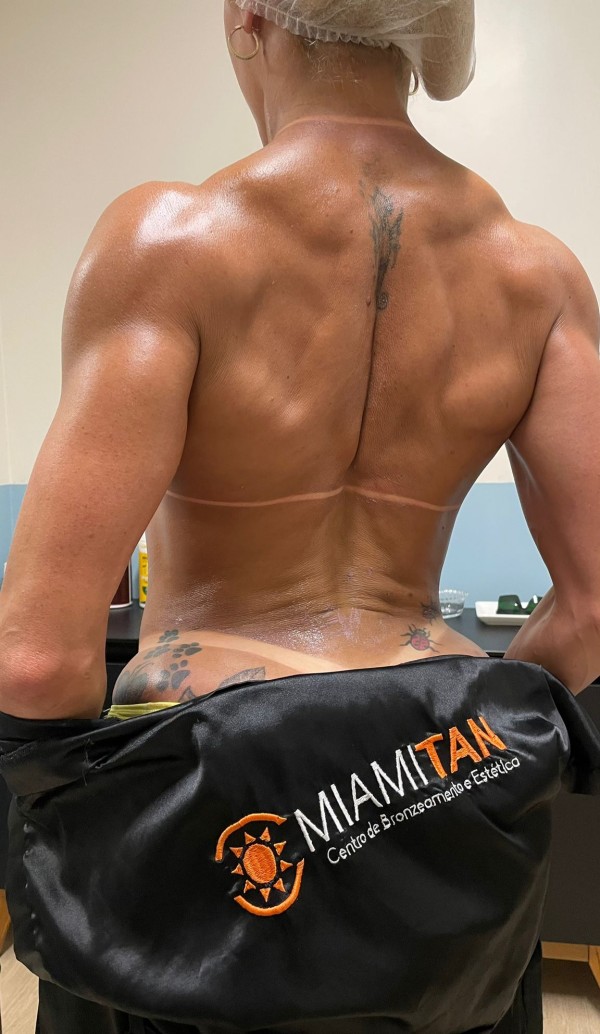 Ven a descubrir el calor de mi cuerpo musculoso…