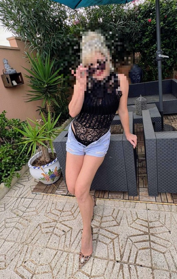 Exuberante rubia madurita