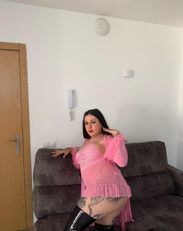 SARAY ESPECTACULAR LATINA MORENA MUY CACHONDA