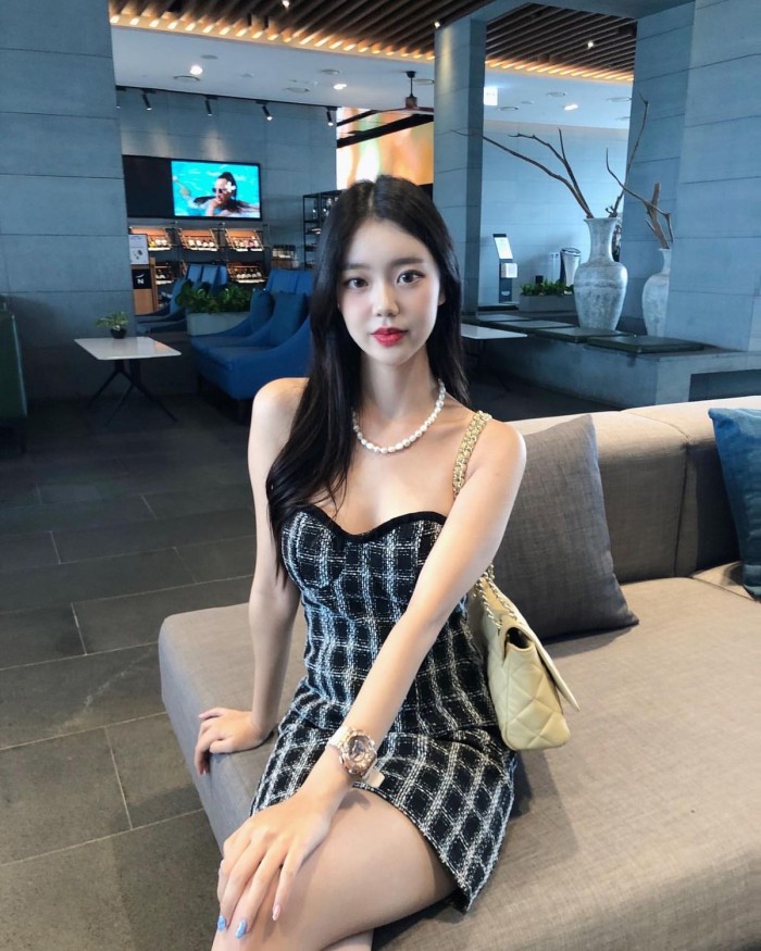 ESCORT ASIÁTICA INDEPENDIENTE EN TORREMOLINOS