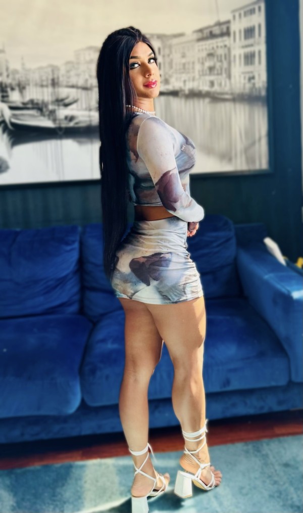 MORENA LATINA VALENTINA EN ALICANTE PIEL DE CHOCOLATE