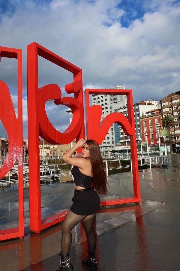 Tu mami garganta profunda y culo rico (fiestera) besos reales