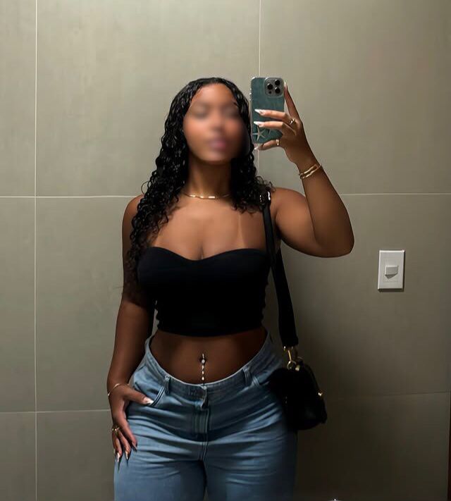 Hola, soy De Maruecos, Yasmina con muchas ganas de