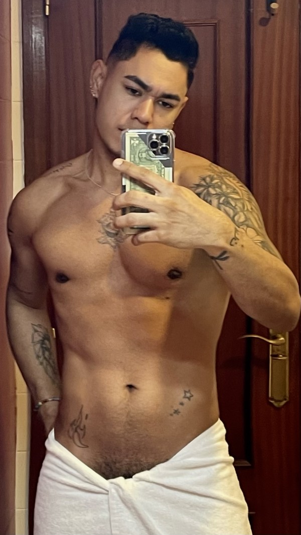 MATEO XL COLOMBIANO CON UNA GRAN HERRAMIENTA