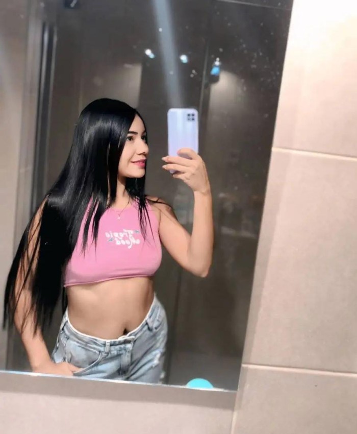 MORENA UNIVERSITARIA VENEZOLANA 22 AÑOS