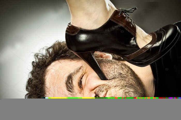 DOMINA MADURA,TORTURA GENITALES,PINZAS,ATADURAS,PU