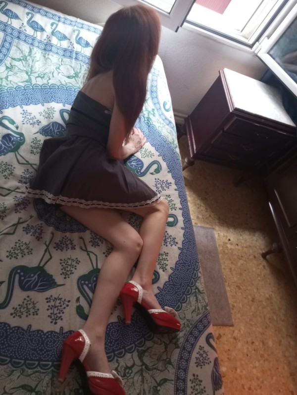 Española madurita Sonia delgadita pequeña cachonda juguetona 43