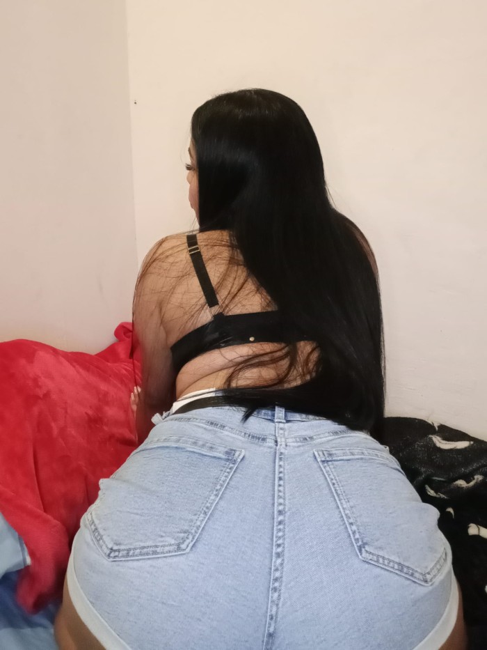 La fantasía de tus sueños fiestera adicta al sexo