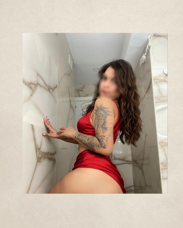 Torrevieja..Solita. Novedad. Guapisima. Jovencita piso privado