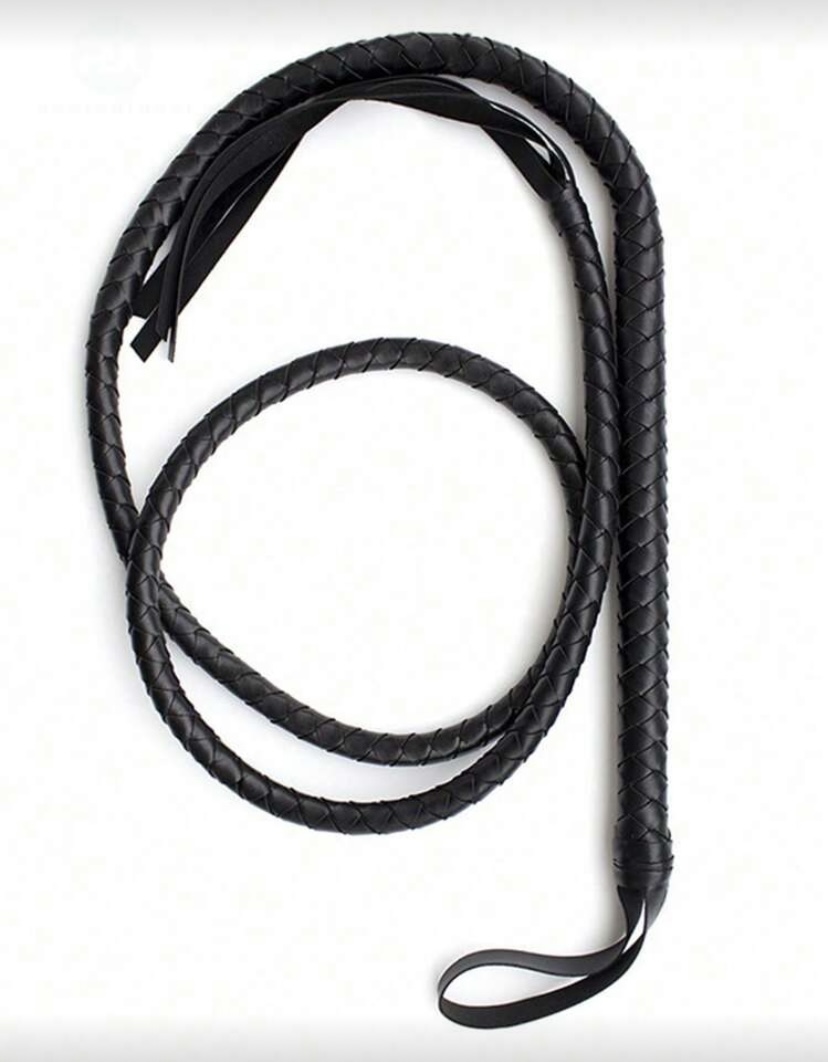 NOVEDAD RUBIA SADO BDSM squir s culona voluptuosa