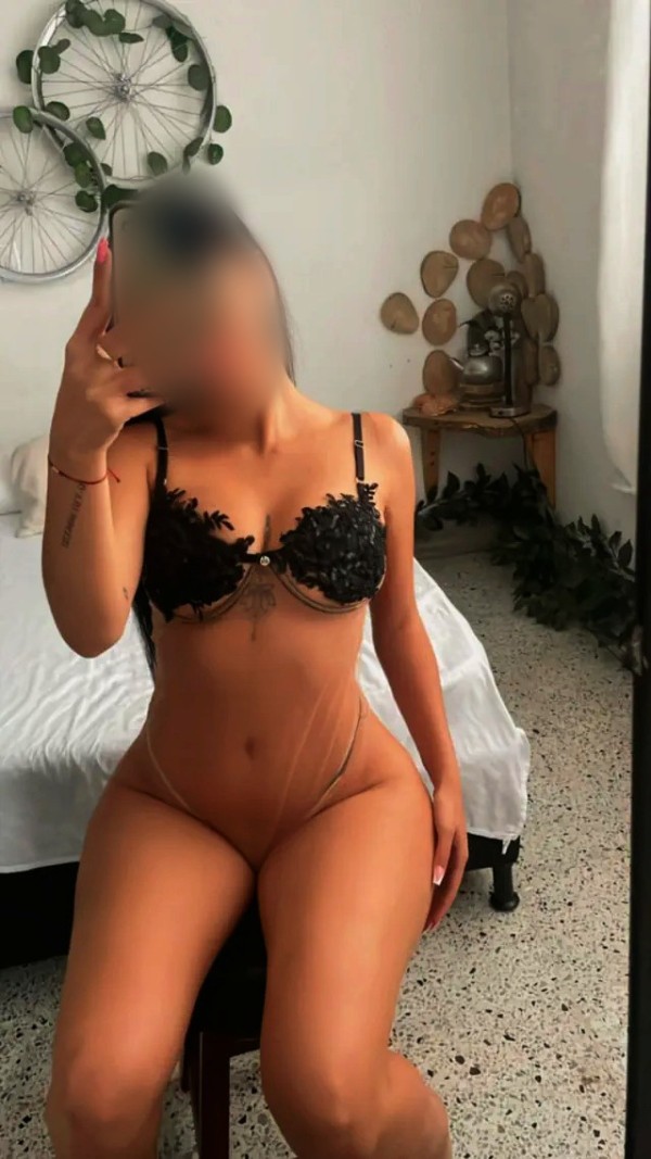 Delgadita manejable besos ricos para ti en Mataró