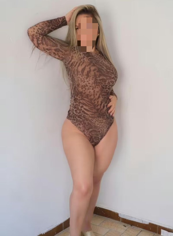 Rubia de 41 años ardiente