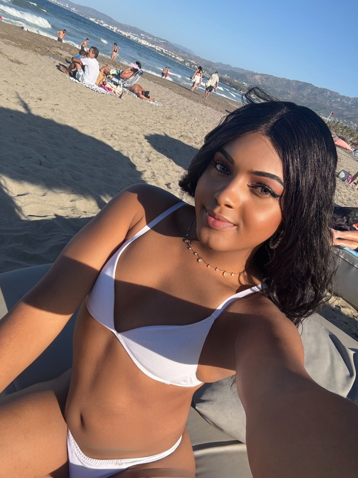 TRANS ARDIENTE SENSUAL CACHONDA  DESEOSA DE SEXO