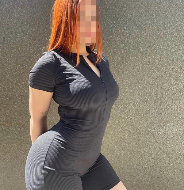 ANDREA BELLA Y ENCANTADORA ESPAÑOLA 24HS