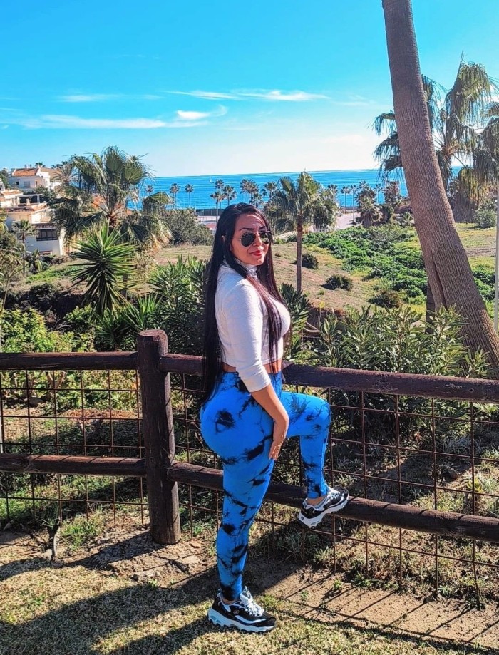 Mujer apasionada y madurita vía julia