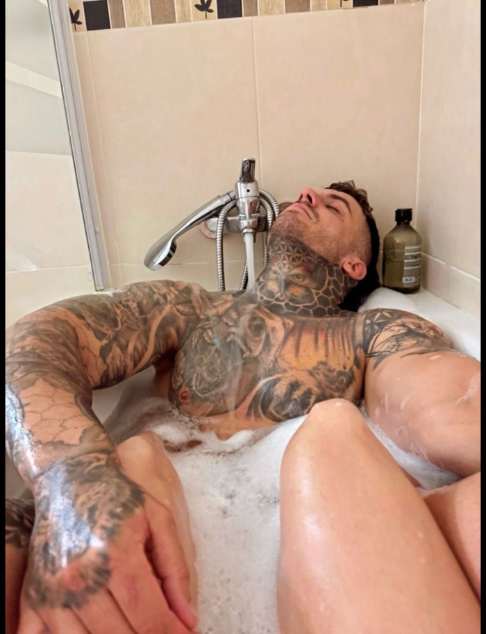 PRESENCIA QUE IMPONE Y ATRAE, 672131237