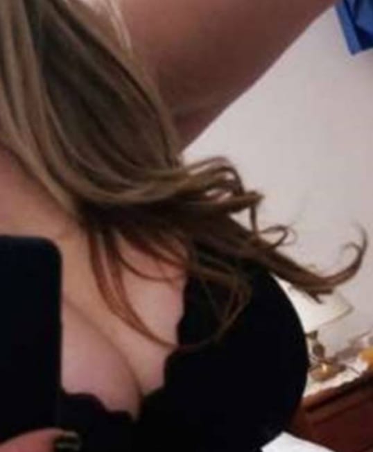 MAGDA UNA RUBIA MUY CARIÑOSA Guap