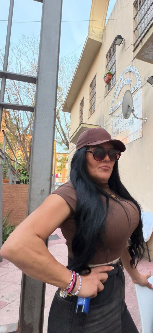 Valeria transexual hago videollamadas y salidas 24