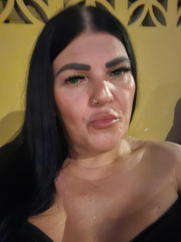 Valeria transexual hago videollamadas y salidas 24