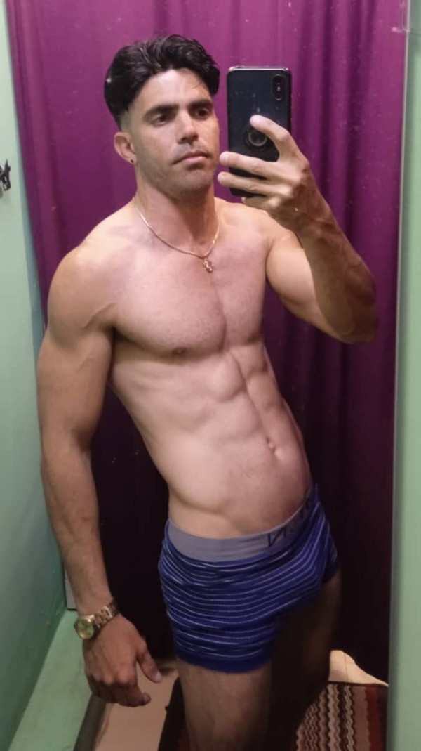 LATINO MASCULINO, MORBOSO Y POLLON XL. EXCLUSIVIDAD EN TU CIUDAD.