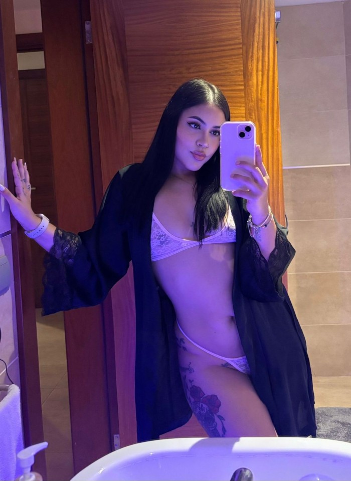 LATINA MUY CARIÑOSA