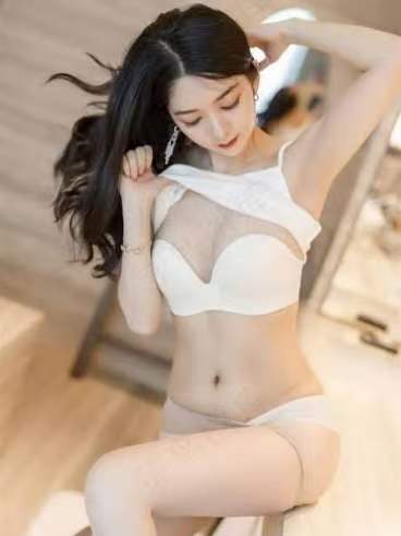 亚洲女孩可以接受任何事情