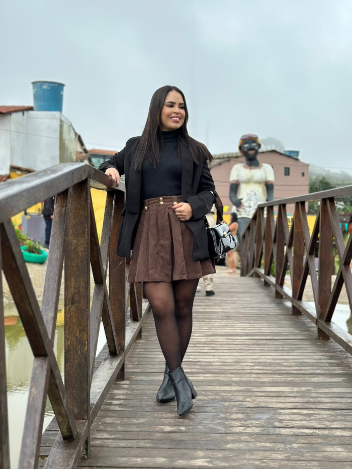 JUGUETONA CALIENTE CON GANAS DE LECHE