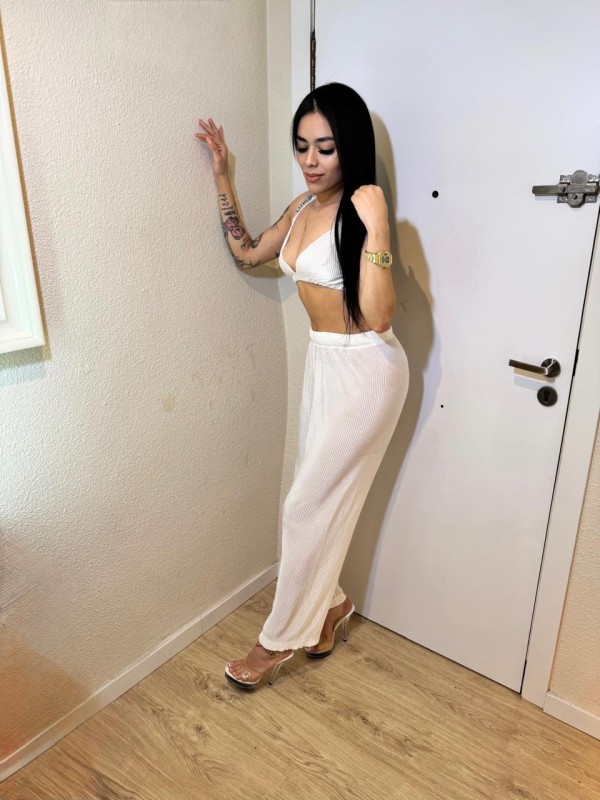 QUIERO QUE ME FOLLES SIN MIRAR EL TIEMPO