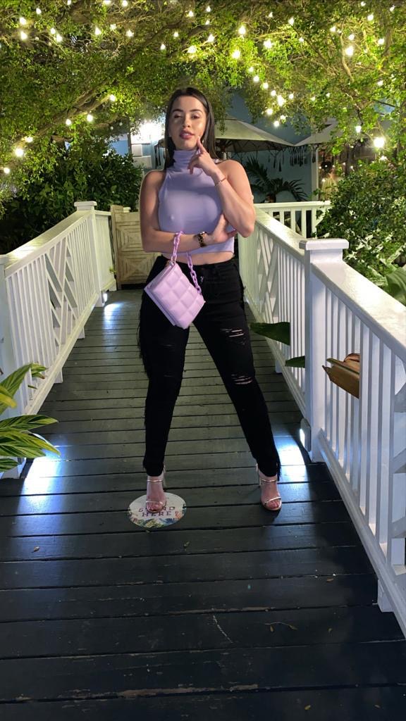 Now NOW RECIÉN  llegada latina jovencita fogosa