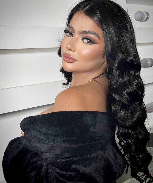 Me gusta la fiesta y sentirme muy mojadita, estoy en Elche