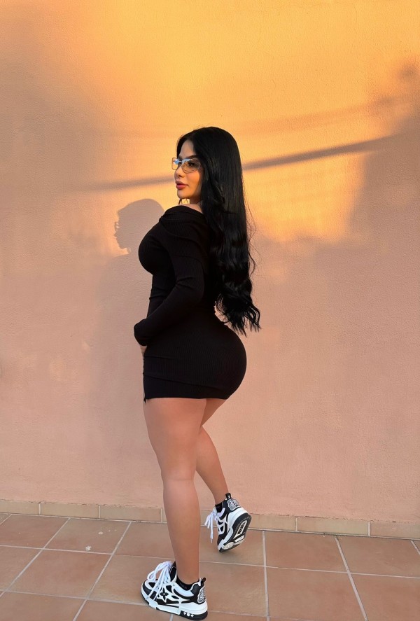 Me gusta la fiesta y sentirme muy mojadita, estoy en Elche