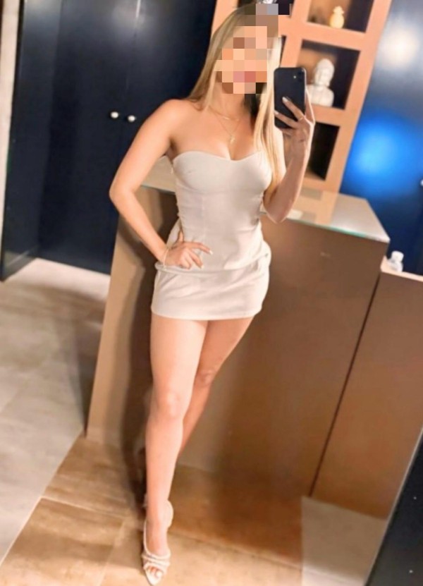 Puta Fiestera y Juguetona Guarra y besucona