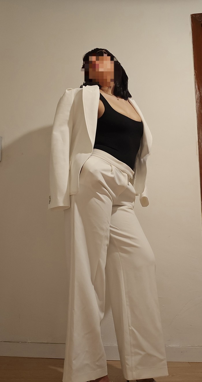 Dulce tierna y encantadora.