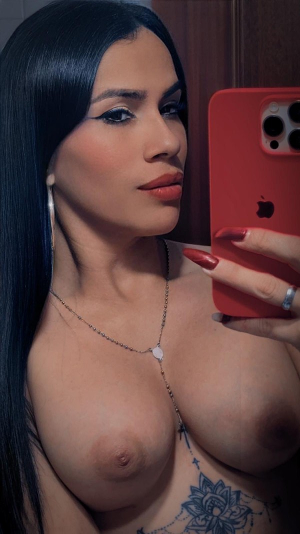 SANTA CRUZ MORENA Y  CON BUENAS CURVAS COLOMBIANA