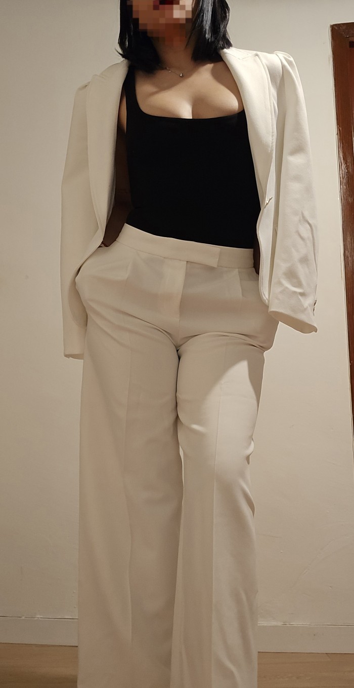 COMPAÑÍA ELEGANTE Y SOFISTICADA.