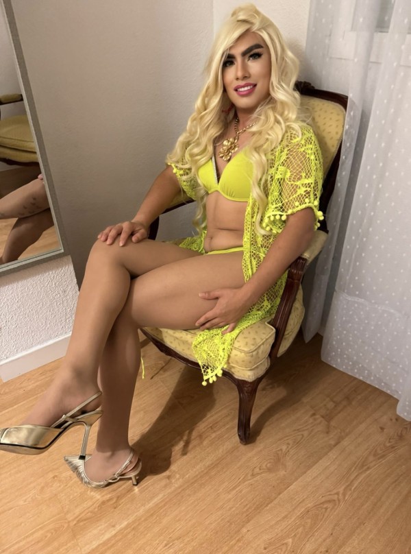 BELLA TRANS RUBIA Y SENSUAL FIESTERA FOTOS REALES