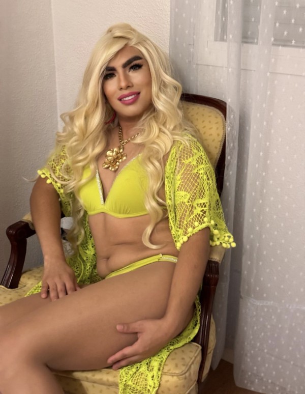 BELLA TRANS RUBIA Y SENSUAL FIESTERA FOTOS REALES