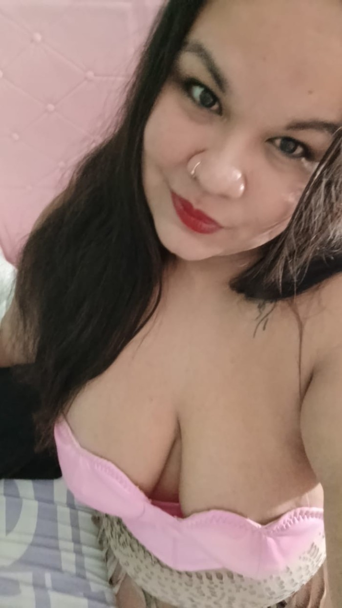 MARIELA UNA CHICA CACHONDA Y MUY CALIENTE