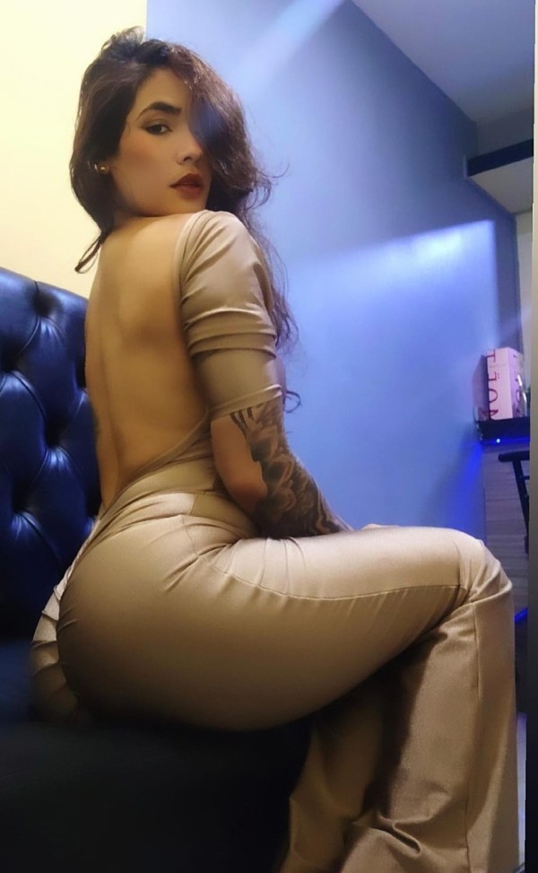 LINDA FIESTERA Y CAÑERA