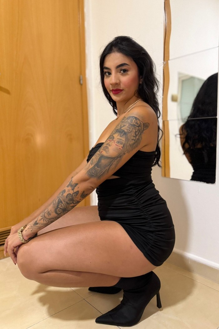 EMMA, NIÑATA SÚPER ARDIENTE