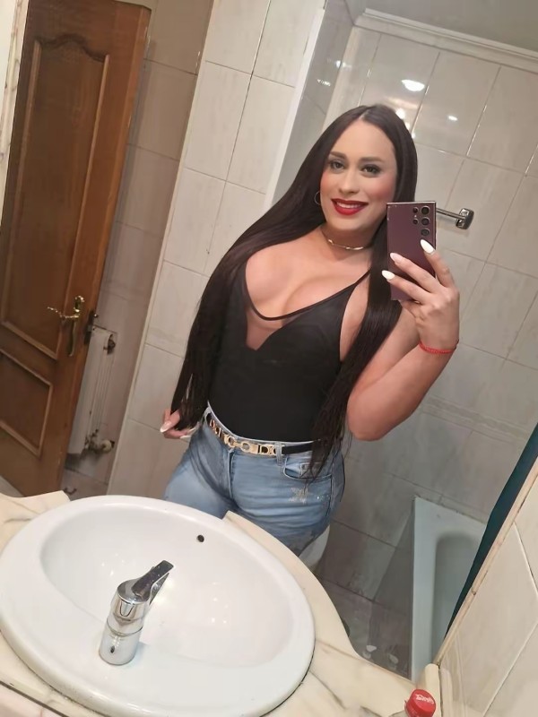 Descomplicada hermosa real guarra