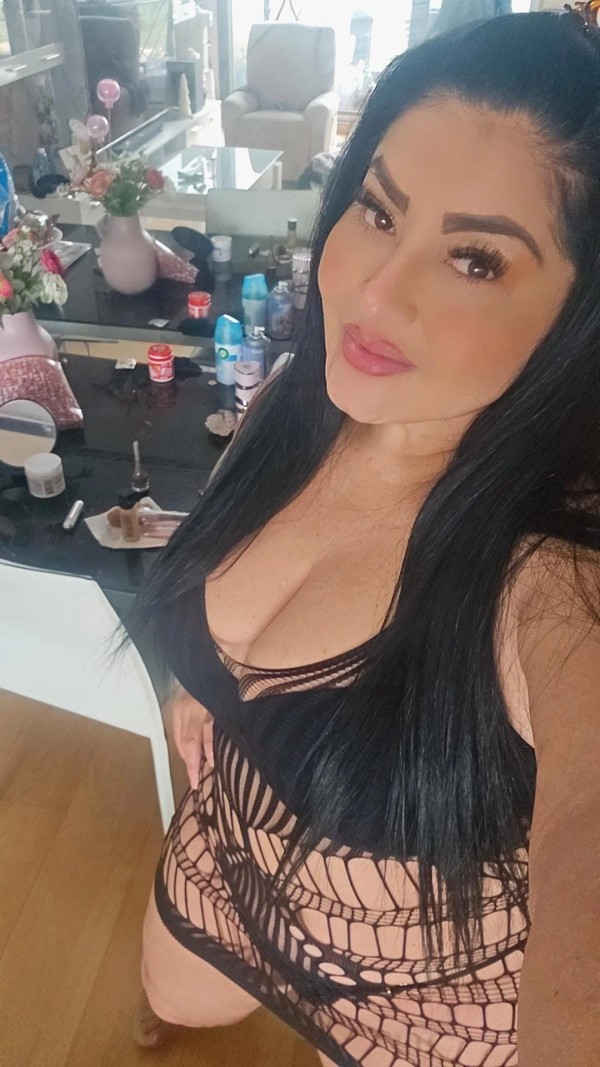 BOMBA LATINA MUY MORBOSA Y FIESTERA