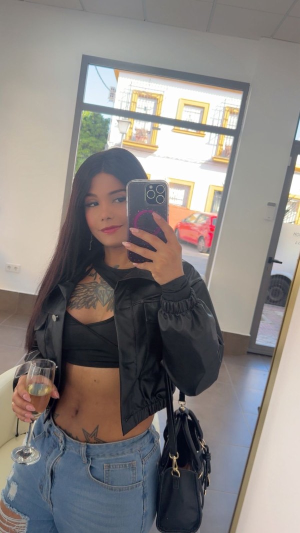 HERMOSA COLOMBIANA CACHONDA Y CAÑERA