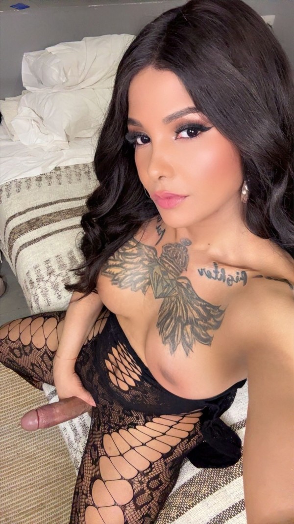 HERMOSA COLOMBIANA CACHONDA Y CAÑERA