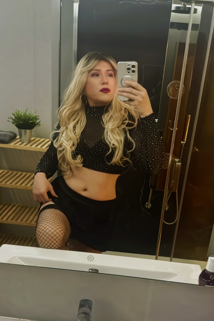 HERMOSA CD TRANS XL CON SITIO PROPIO, FEMENINA