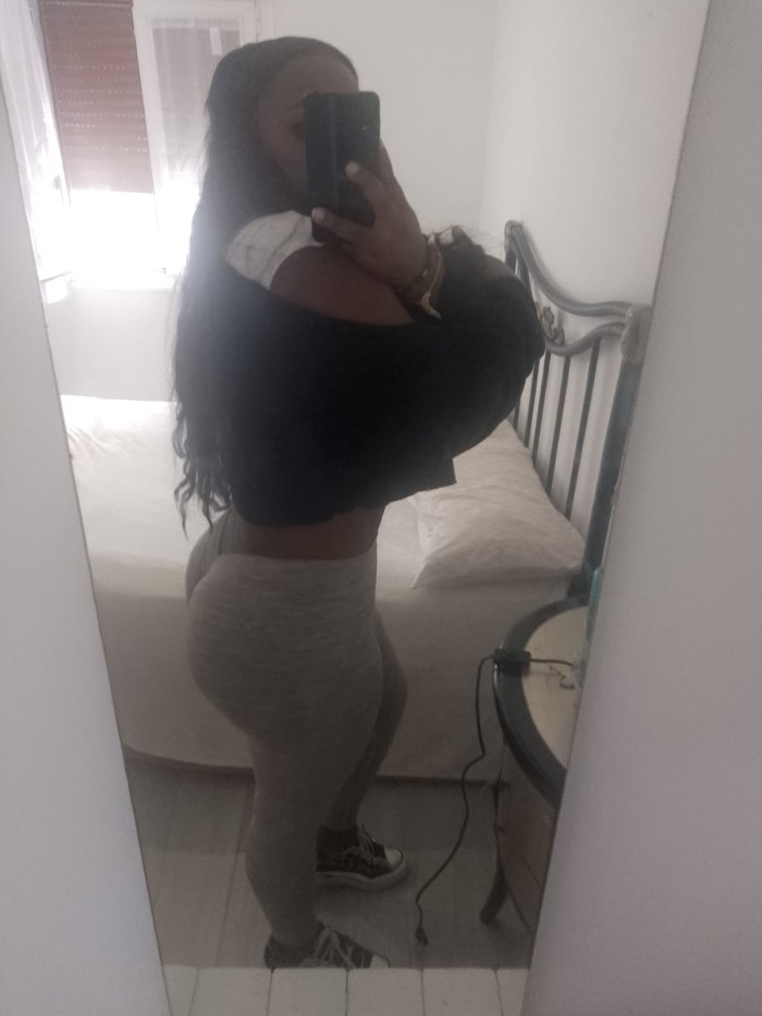 ZAMARA UNA EXPLOSIÓN DE CHICA EN LA CIUDAD