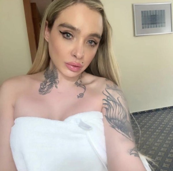 Caliente argentina tatuada Ibiza