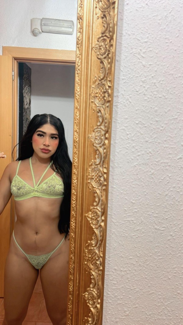 mujer encantadora con mucha clase