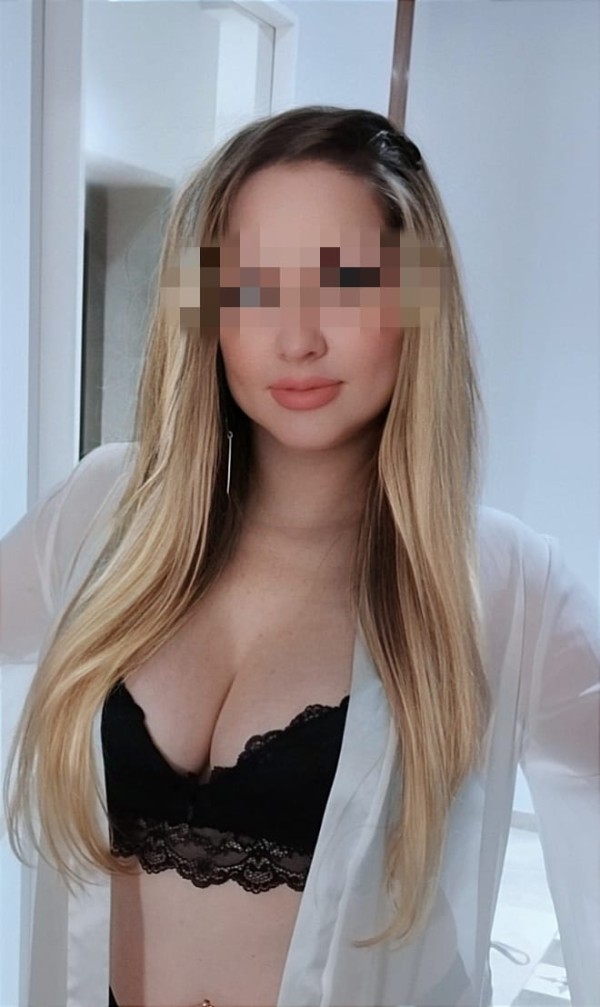 Guapa Cariñosa Elegante Rusa