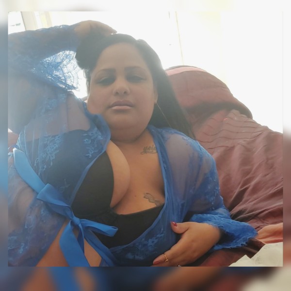 Completa Cachonda y muy juguetona Con Mi Boquita